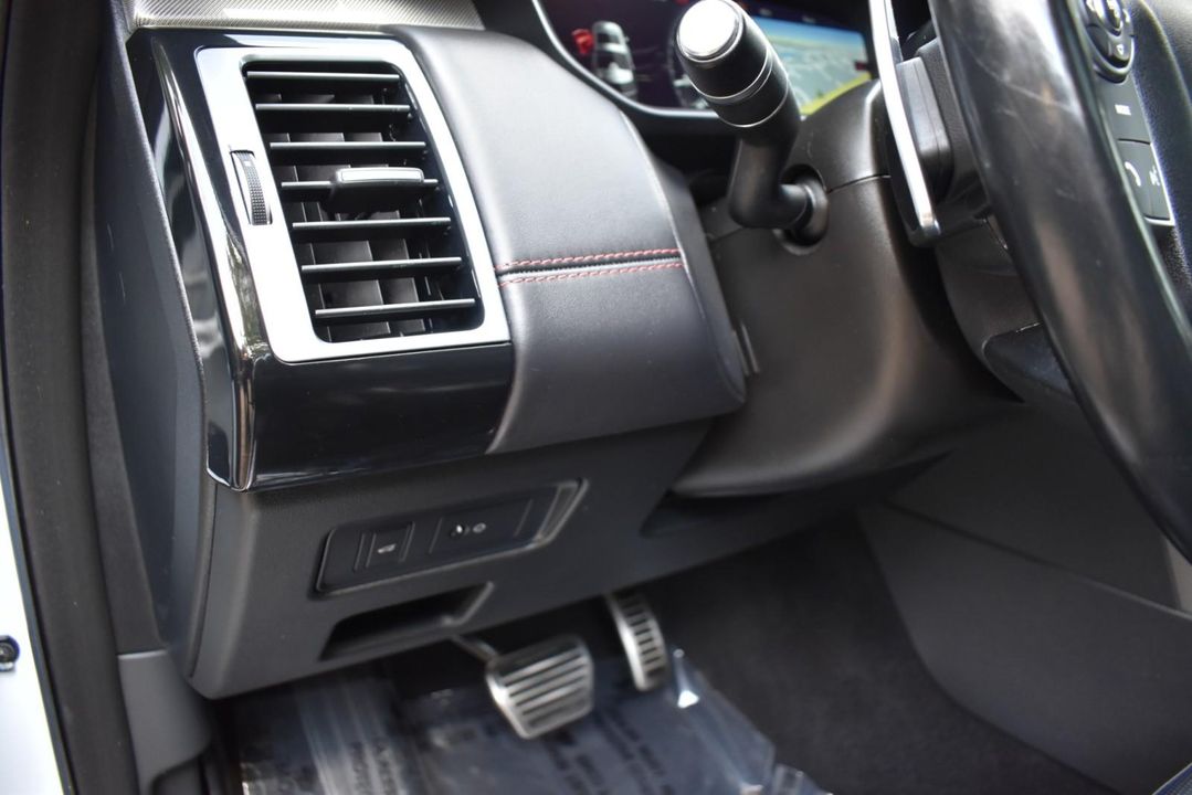 2018 Land Rover Discovery HSE V6 Supercharged
