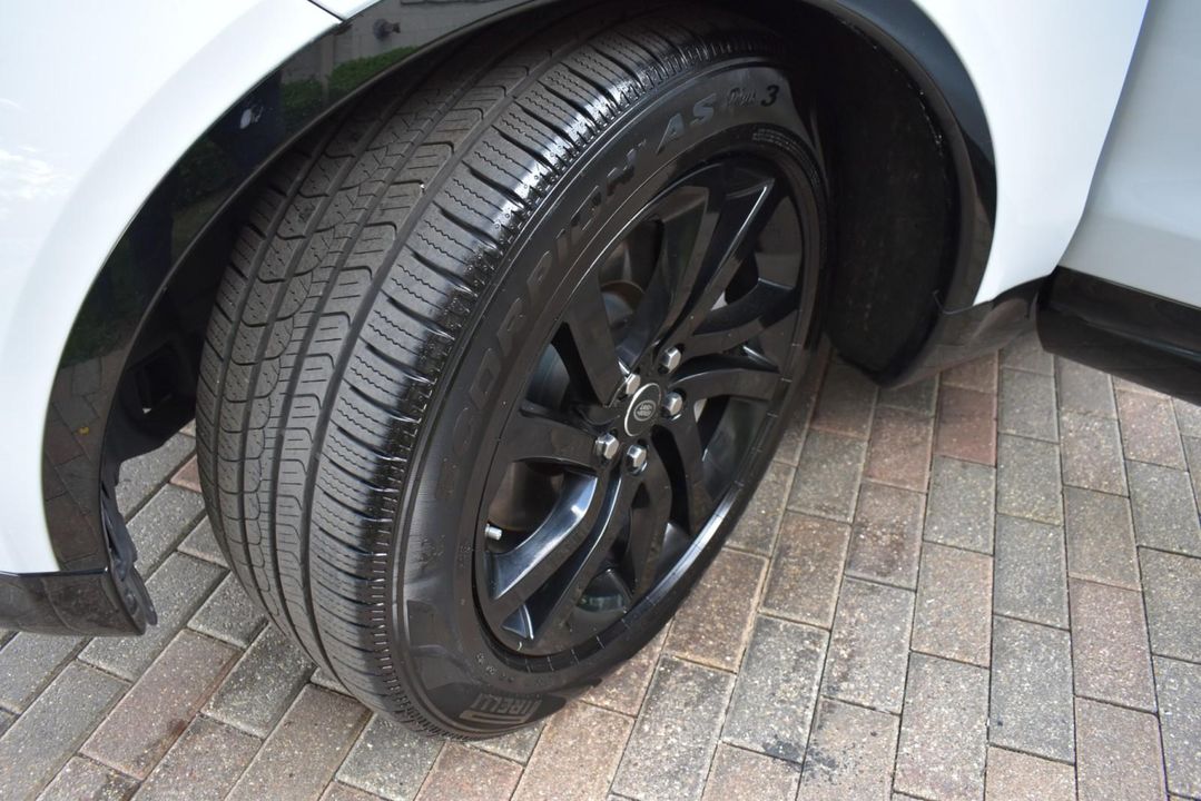 2018 Land Rover Discovery HSE V6 Supercharged