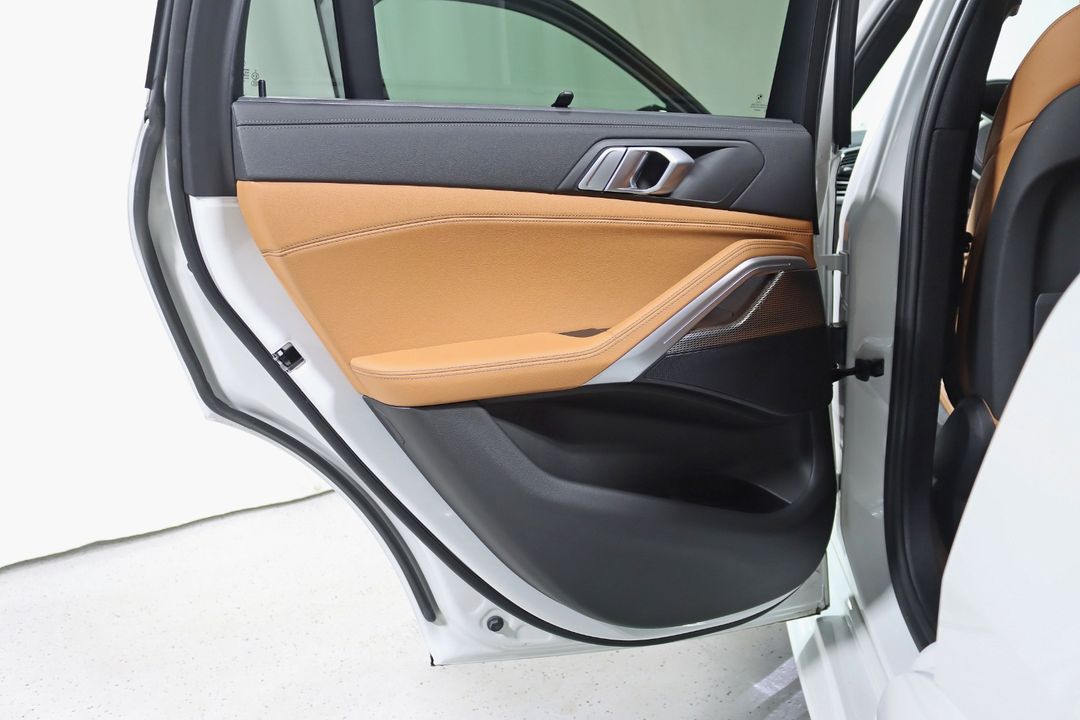 2022 BMW X6