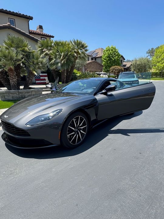 2019 Aston Martin DB11