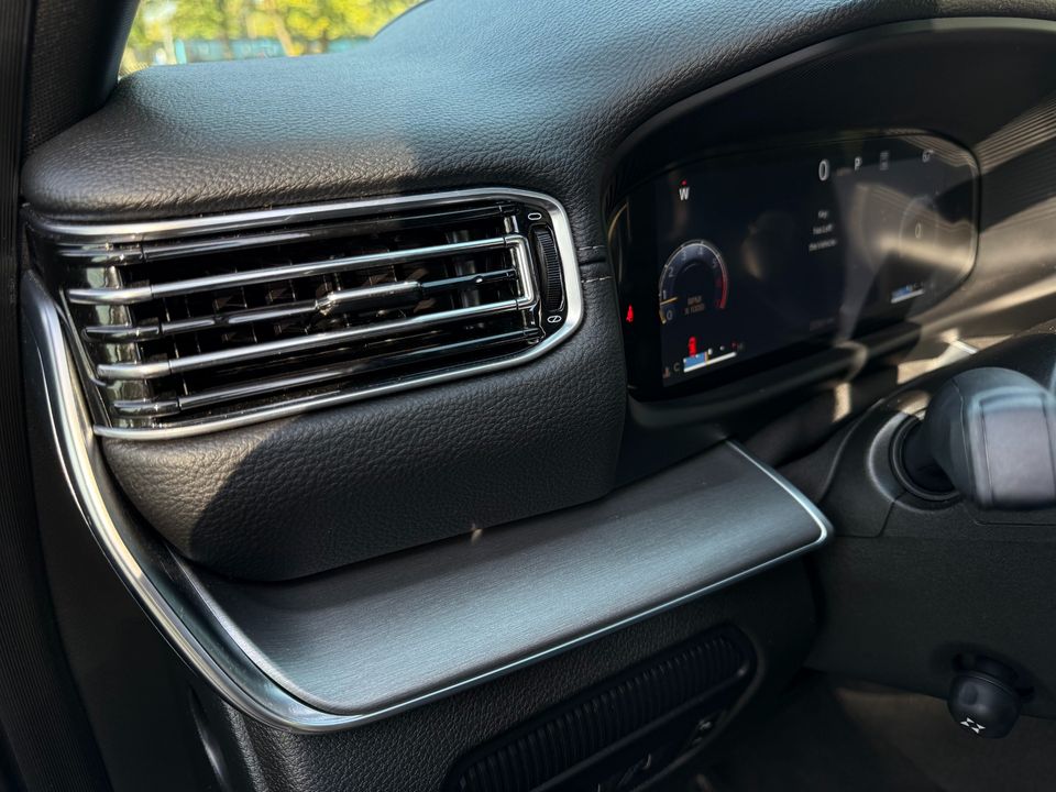 2024 Jeep Wagoneer