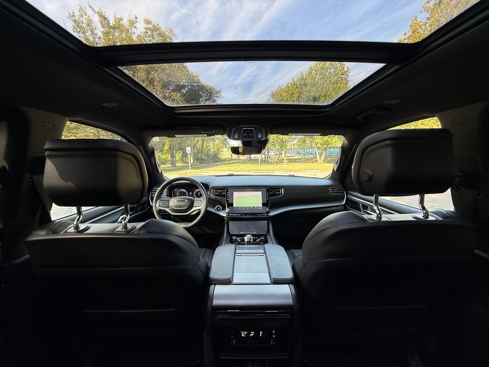 2024 Jeep Wagoneer