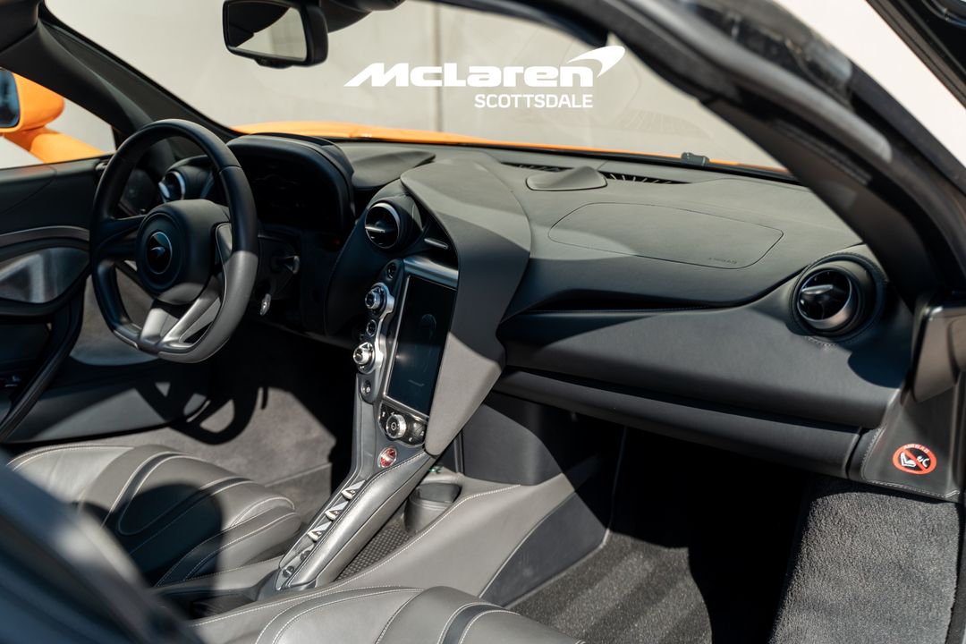 2019 MCLAREN 720S