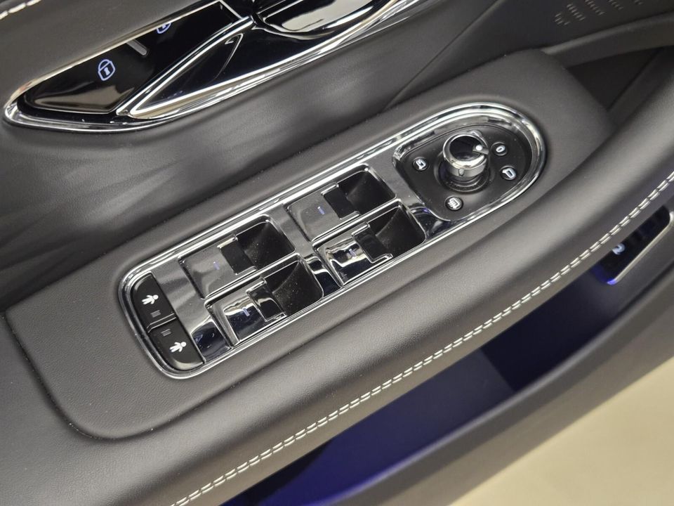 2023 Bentley Flying Spur