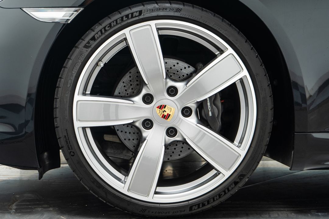 2024 Porsche 718 Cayman