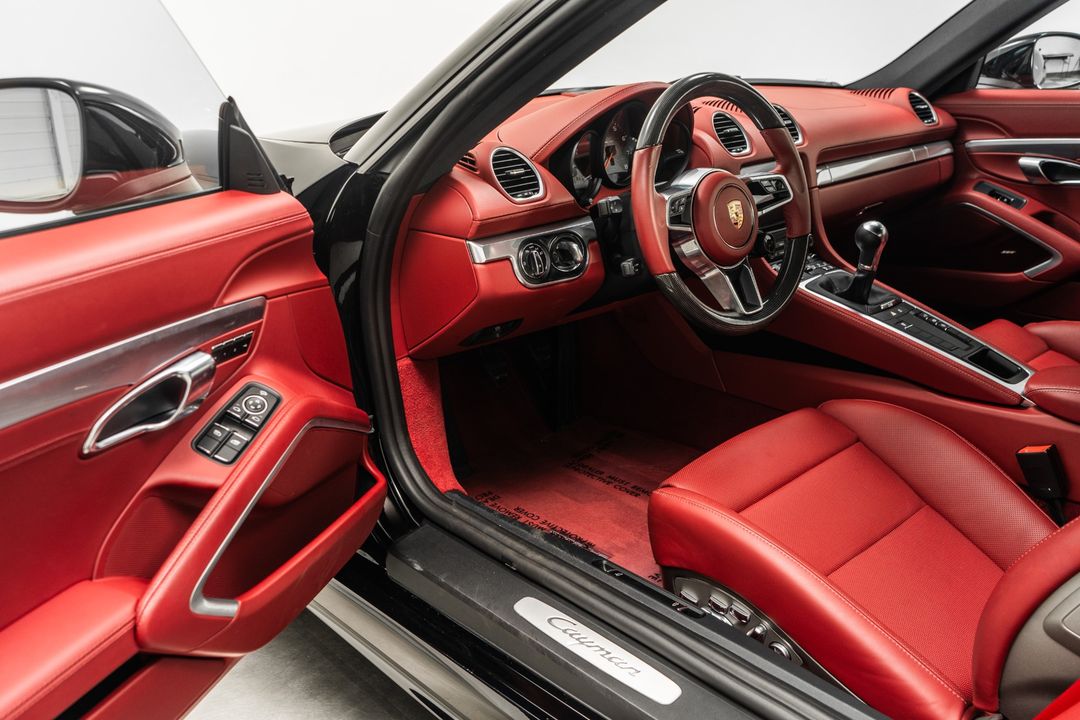 2024 Porsche 718 Cayman