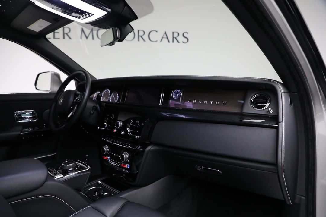 2023 Rolls-Royce Phantom