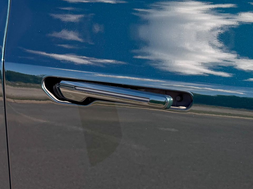 2024 Cadillac LYRIQ