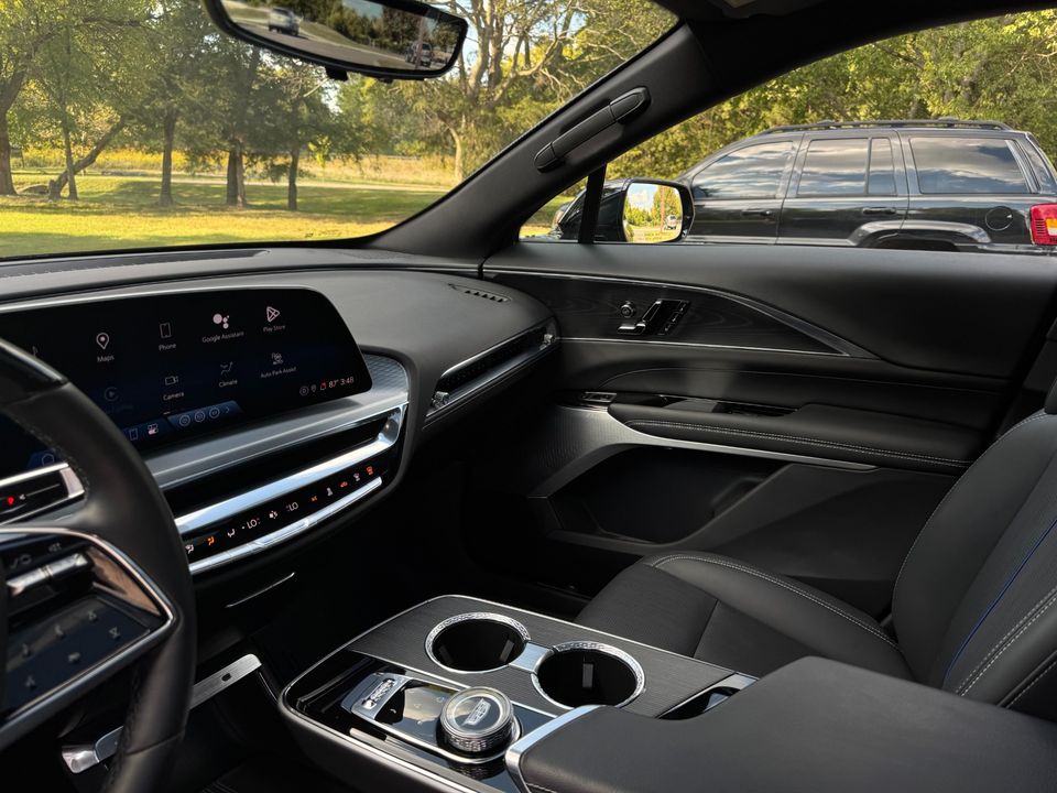 2024 Cadillac LYRIQ