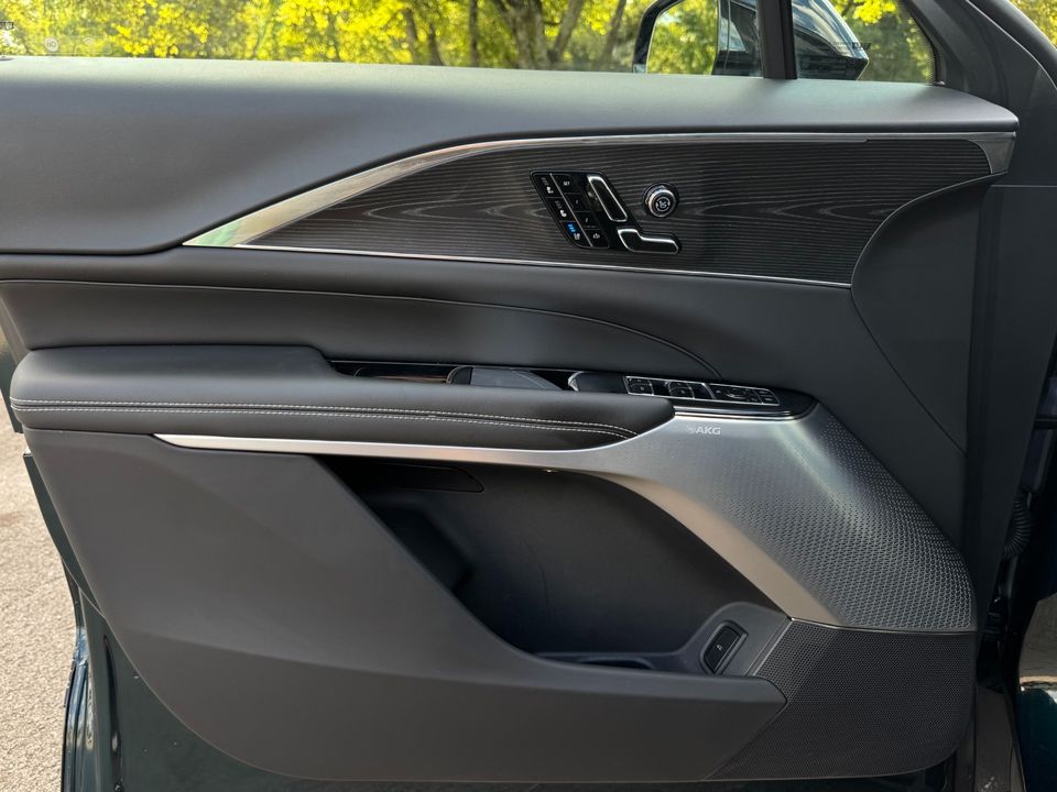 2024 Cadillac LYRIQ