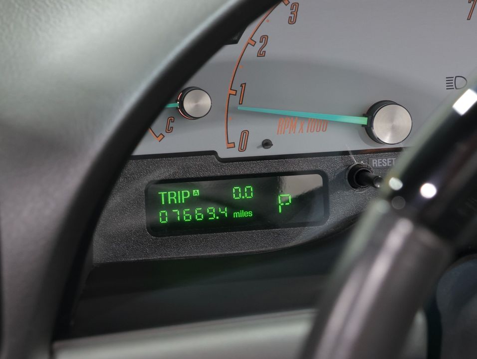 2002 Ford Thunderbird