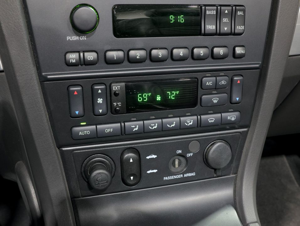 2002 Ford Thunderbird