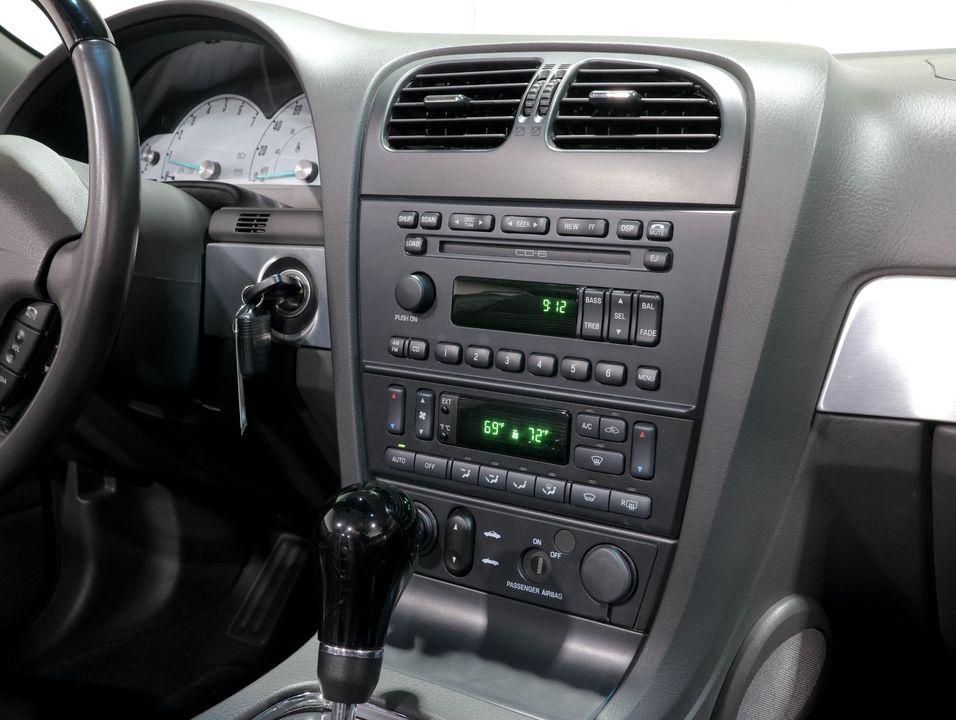 2002 Ford Thunderbird