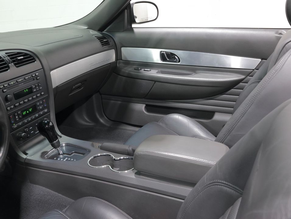 2002 Ford Thunderbird