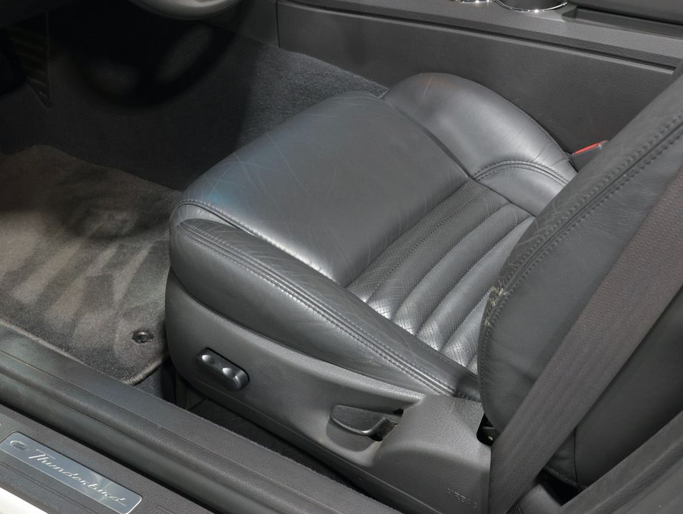 2002 Ford Thunderbird