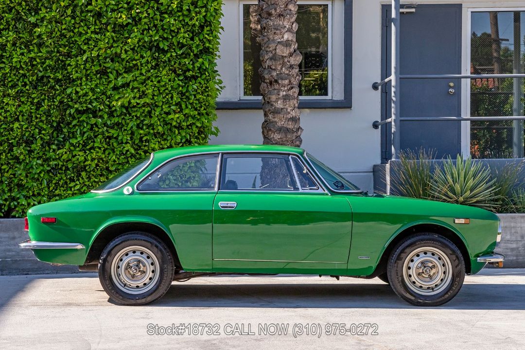 1974 Alfa Romeo GTV 2000