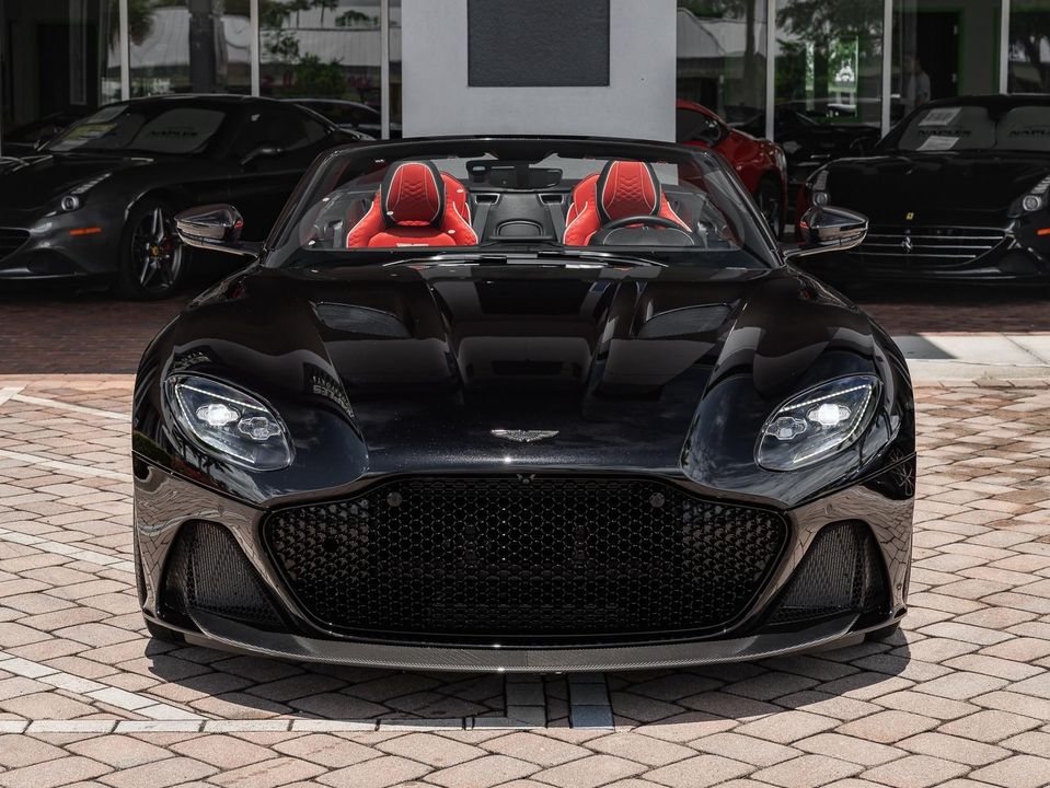 2022 Aston Martin DBS