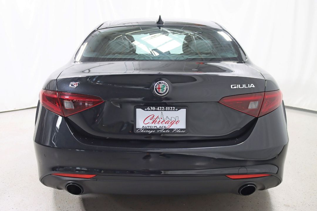 2022 Alfa Romeo Giulia