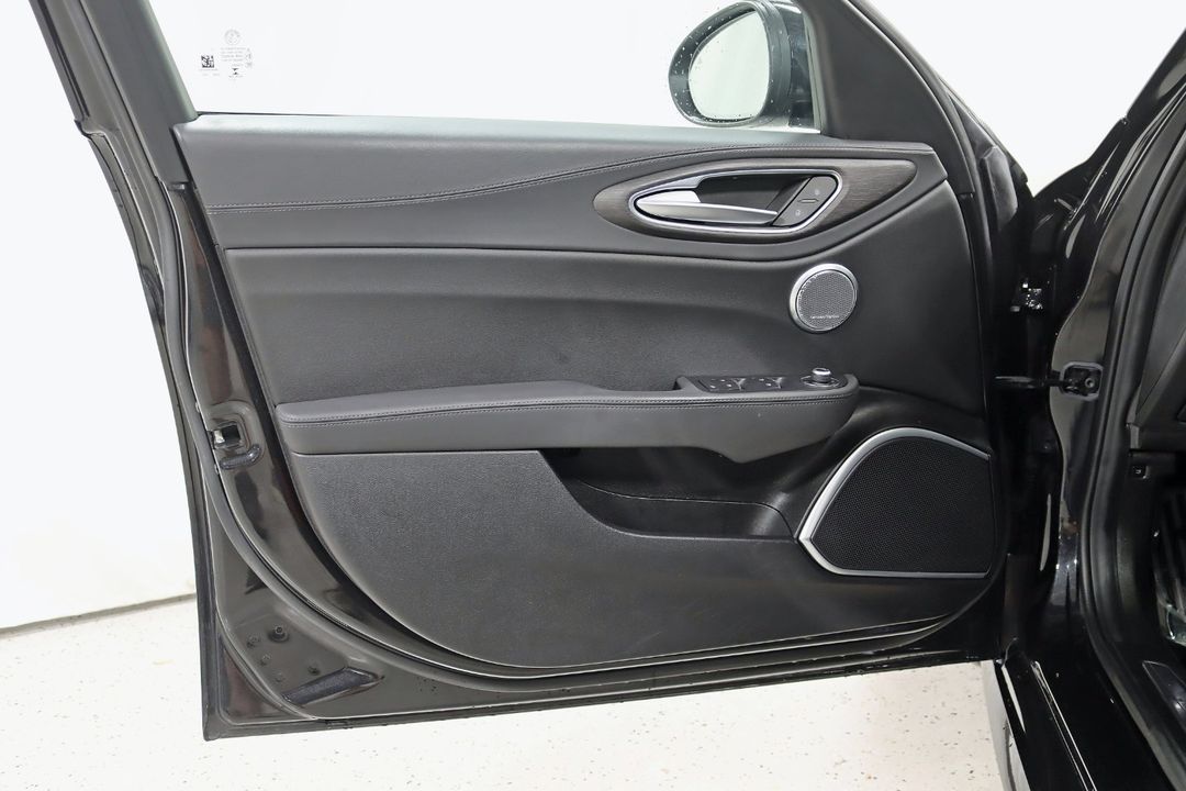 2022 Alfa Romeo Giulia