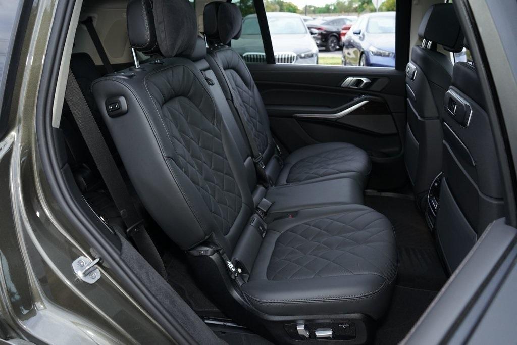 2025 BMW X7