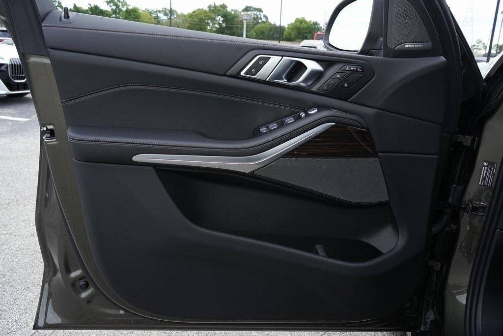 2025 BMW X7
