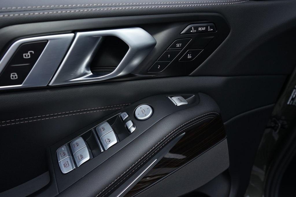 2025 BMW X7