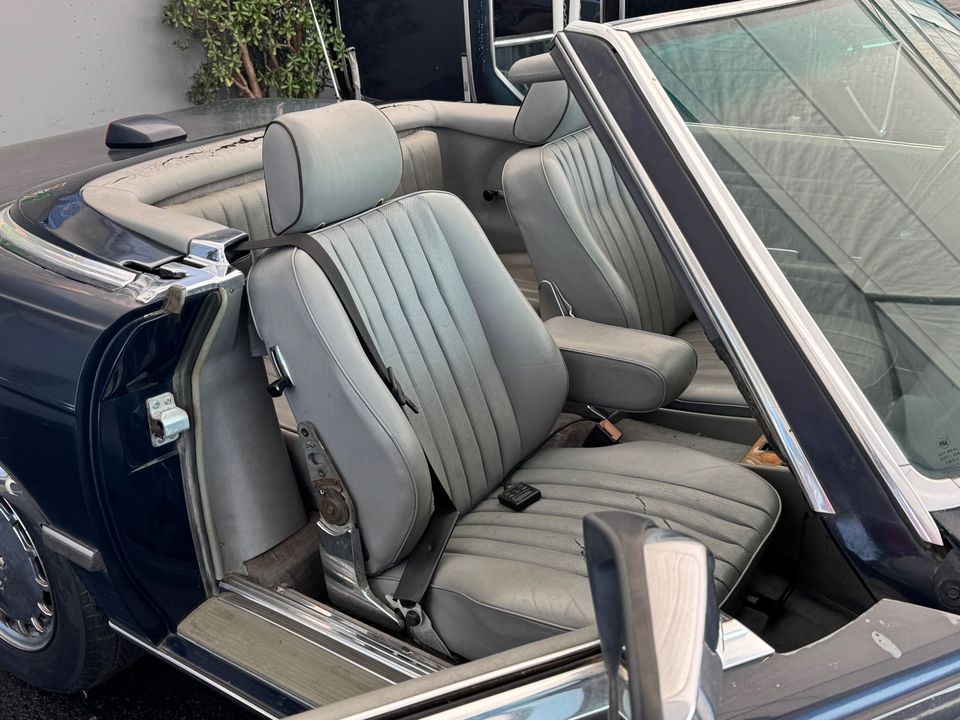 1986 Mercedes-Benz 560-Class