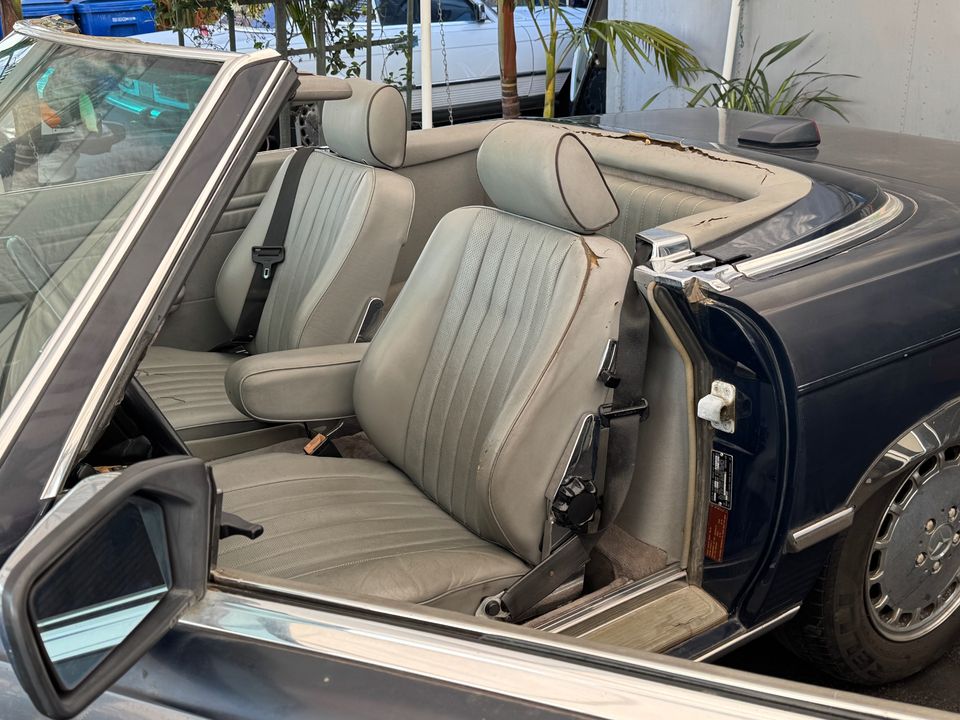 1986 Mercedes-Benz 560-Class