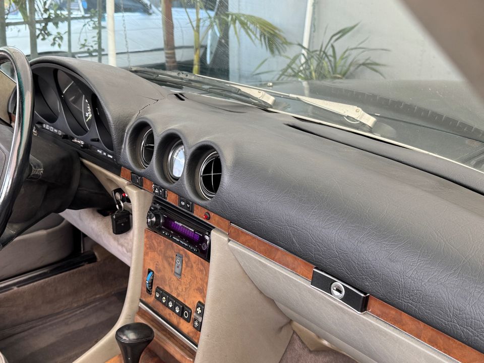1986 Mercedes-Benz 560-Class