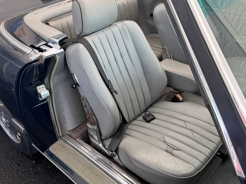 1986 Mercedes-Benz 560-Class