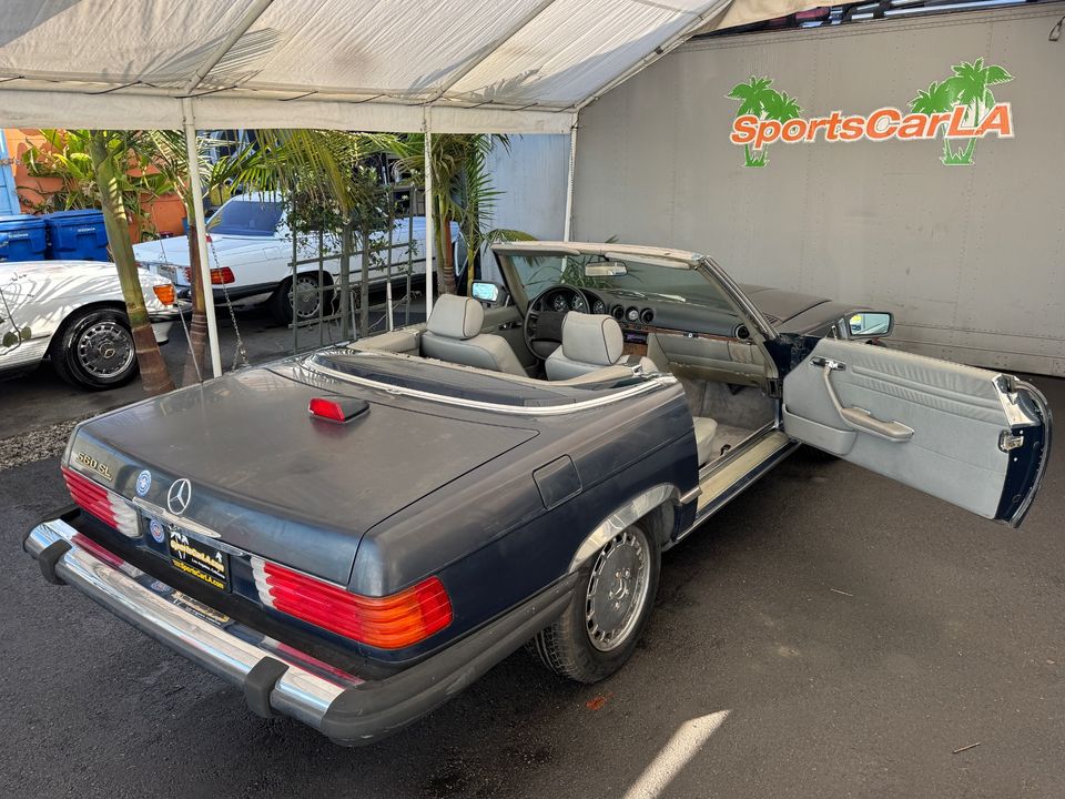 1986 Mercedes-Benz 560-Class
