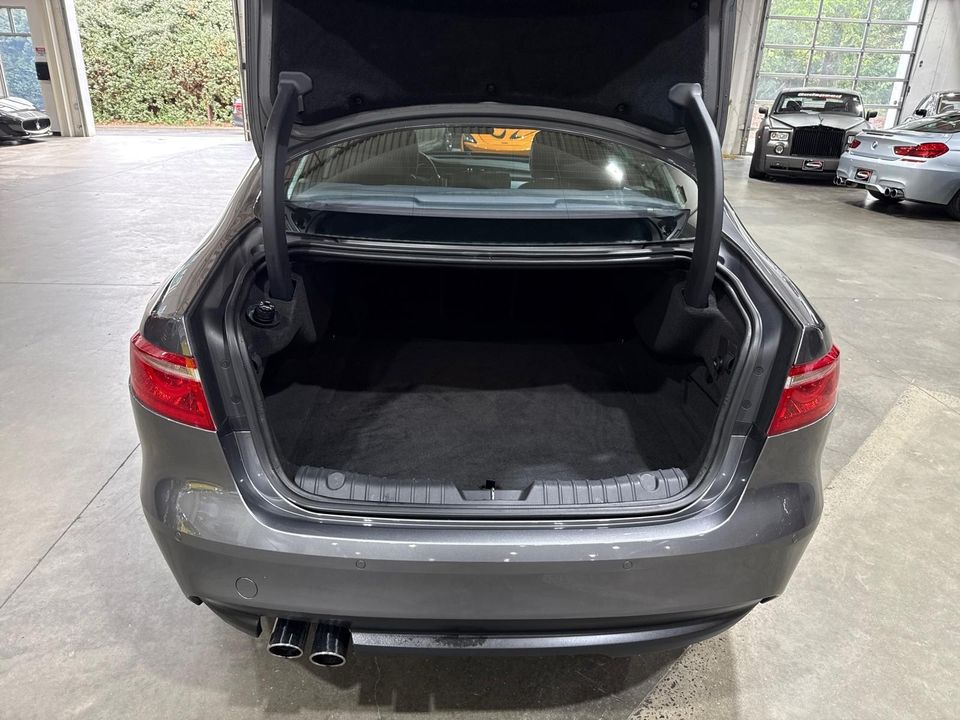 2017 Jaguar XF