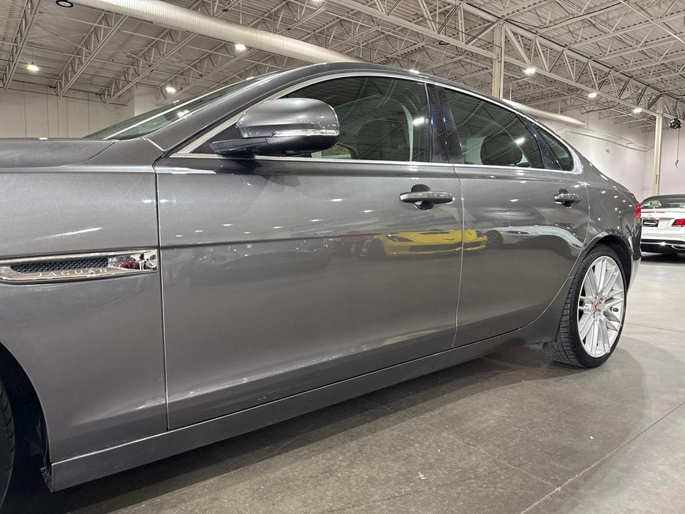 2017 Jaguar XF