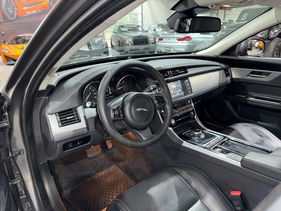 2017 Jaguar XF