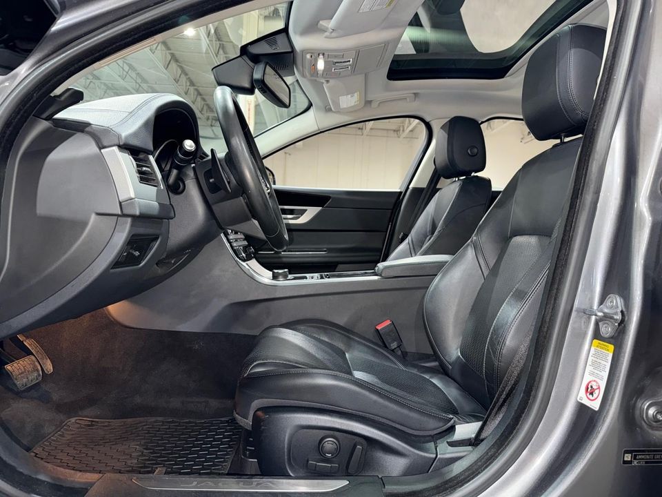 2017 Jaguar XF