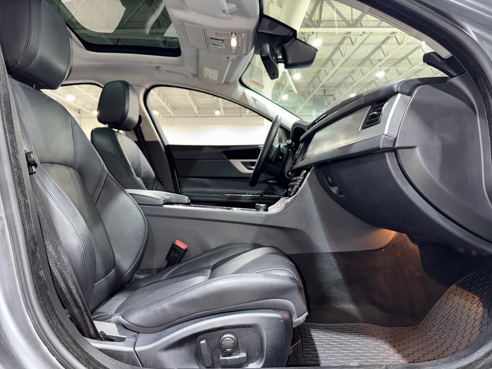 2017 Jaguar XF