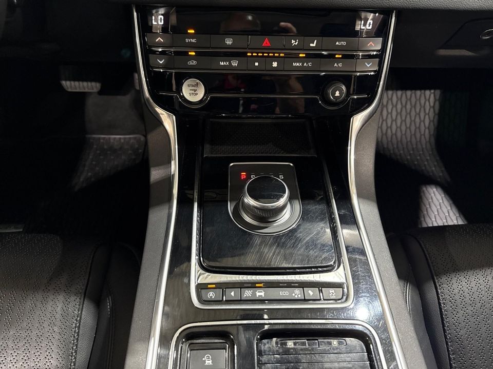 2017 Jaguar XF