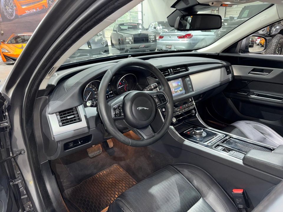 2017 Jaguar XF
