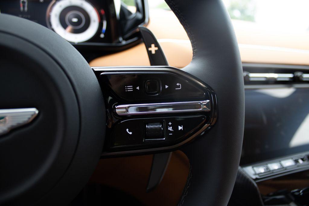 2025 Aston Martin Vanquish
