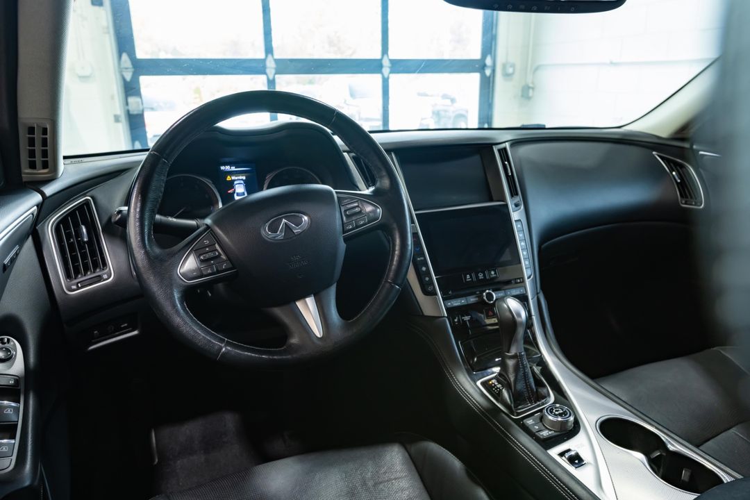 2016 INFINITI Q50