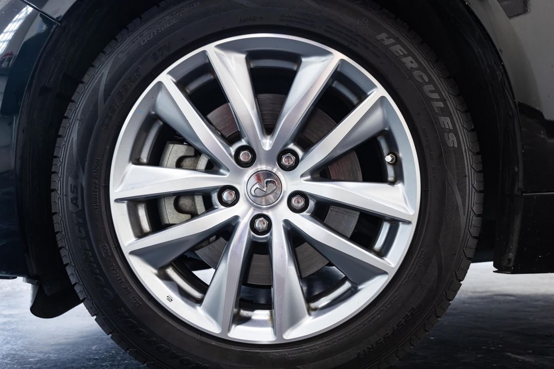 2016 INFINITI Q50