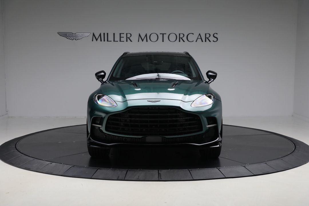 2025 Aston Martin DBX