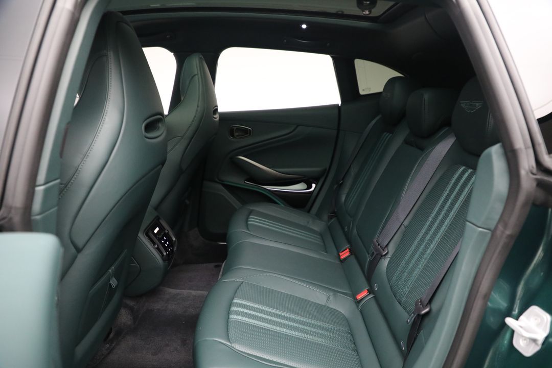2025 Aston Martin DBX