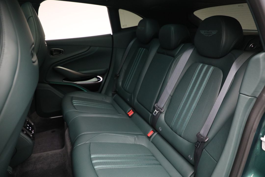 2025 Aston Martin DBX