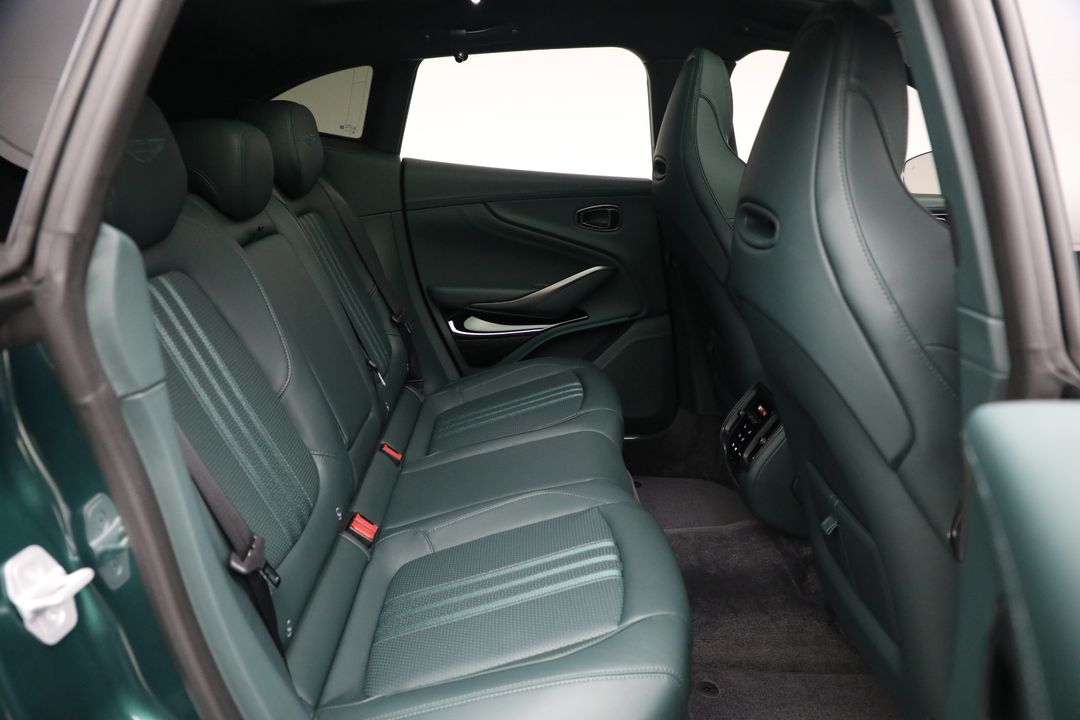 2025 Aston Martin DBX