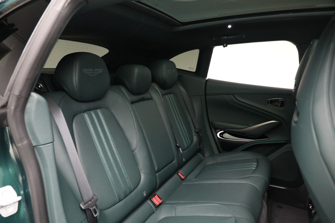 2025 Aston Martin DBX