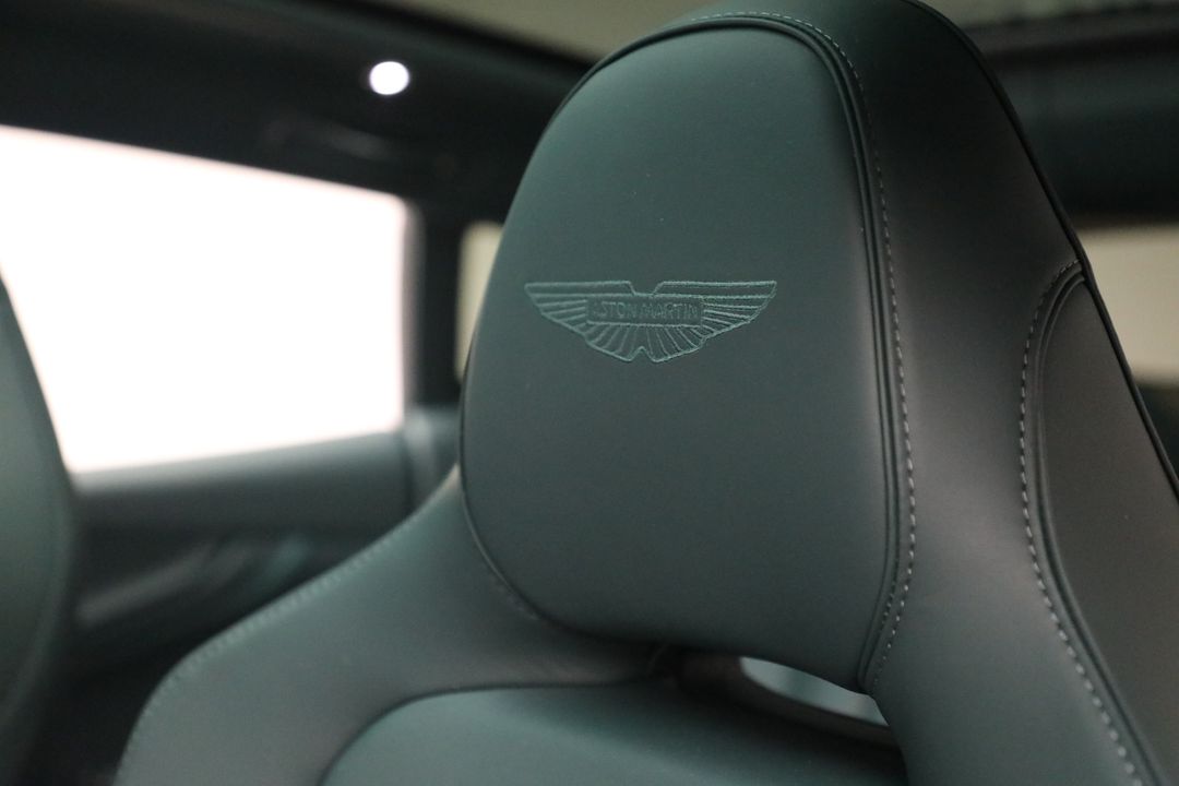2025 Aston Martin DBX