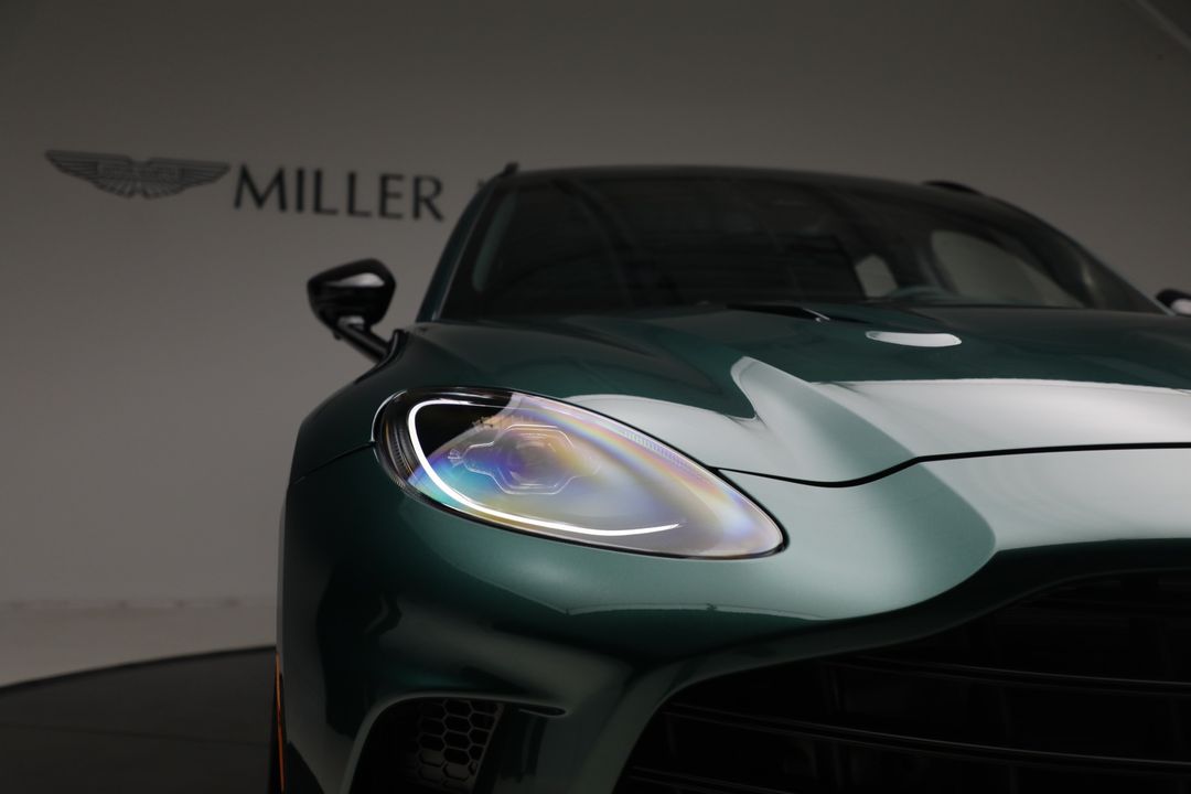 2025 Aston Martin DBX