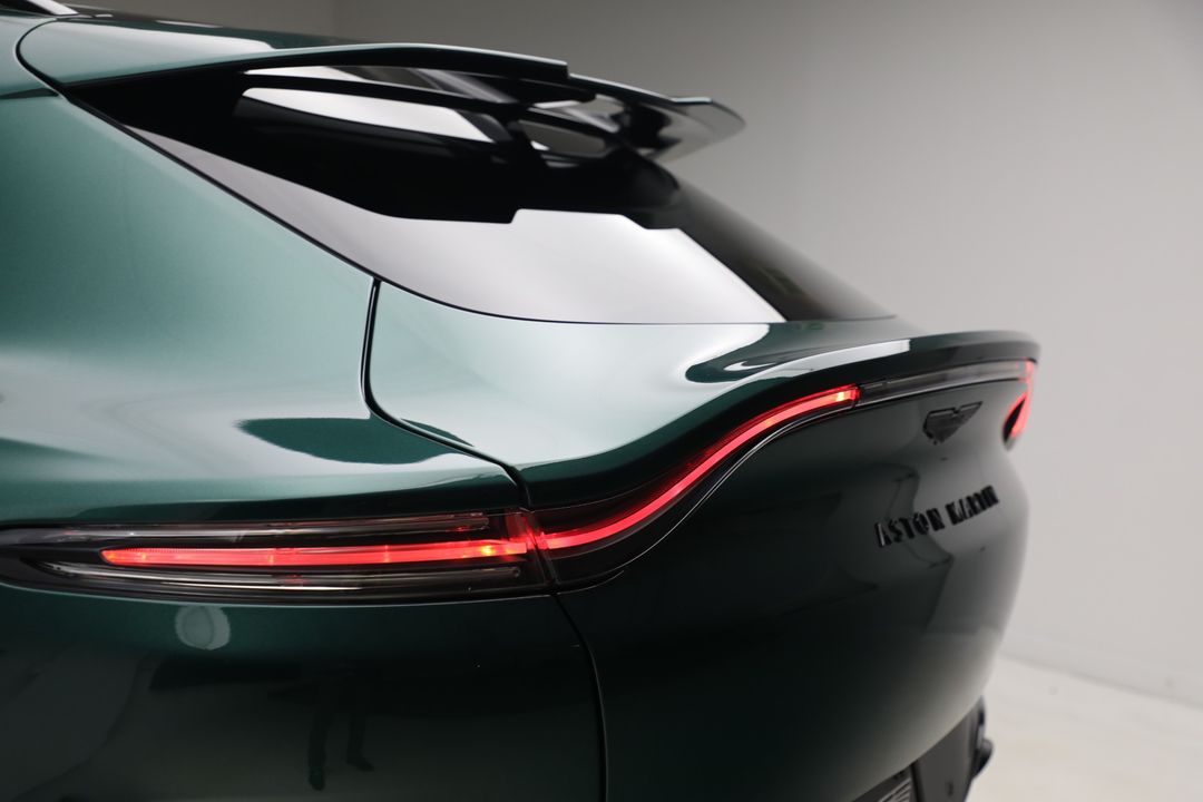 2025 Aston Martin DBX