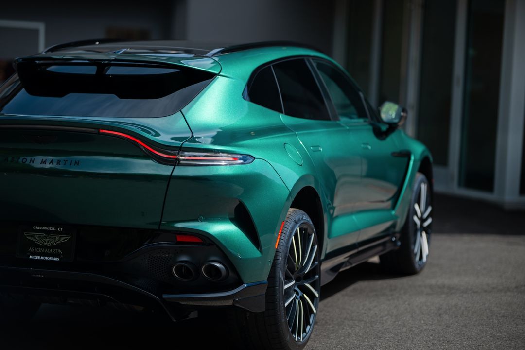 2025 Aston Martin DBX